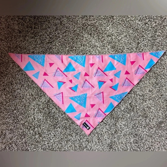 Freshpawz retro pink and blue cooling dog bandana - Picture 1 of 3